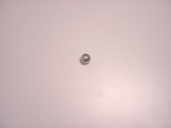 Sfera di macinazione in acciaio inox con diametro di 10 mm.